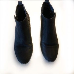 Faux suede solid black booties size 8